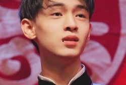 秦霄贤爆料师哥是谁啊视频,秦霄贤爆料师哥身份，背后故事引热议